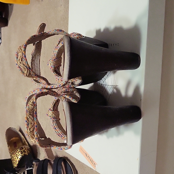 Sbicca wood platform sandals heels 9 - Picture 6 of 6